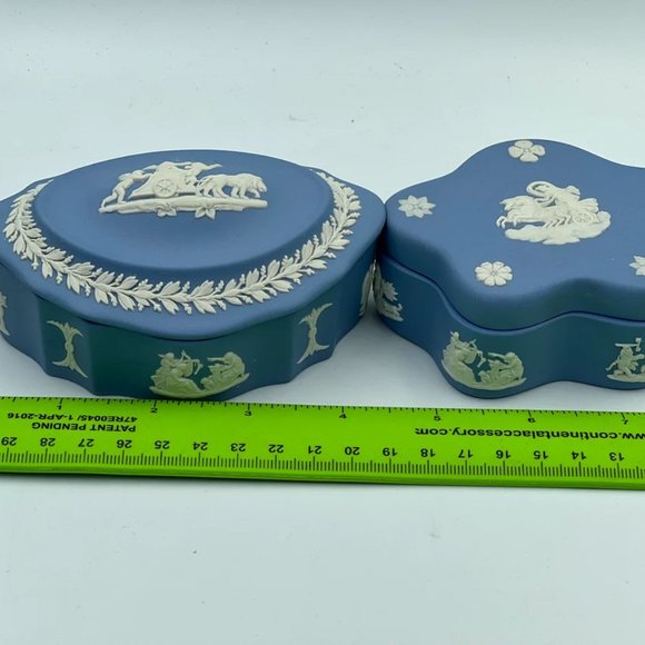 Pair of Wedgwood Jasperware Blue Trinket Boxes - Picture 4 of 6